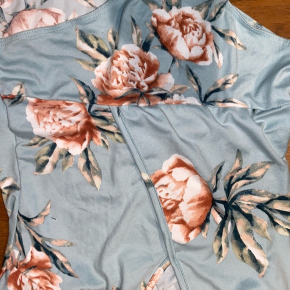 Small bodysuit - Picture 3 of 4